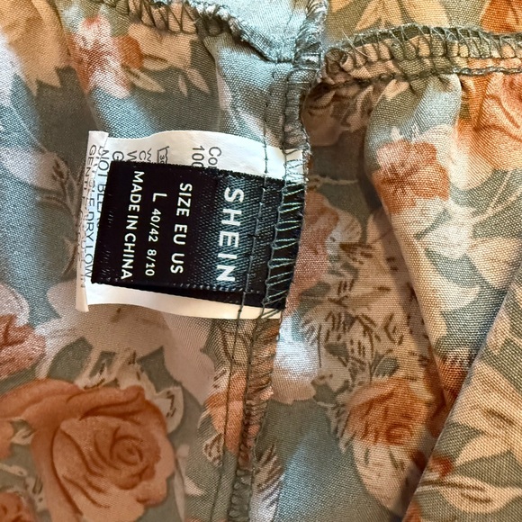 SHEIN Green, Cream and White Sleeveless V-neck Maxi Sundress - Picture 4 of 5